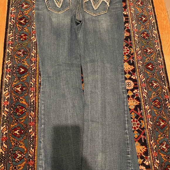 Seven - Picture 2 of 3